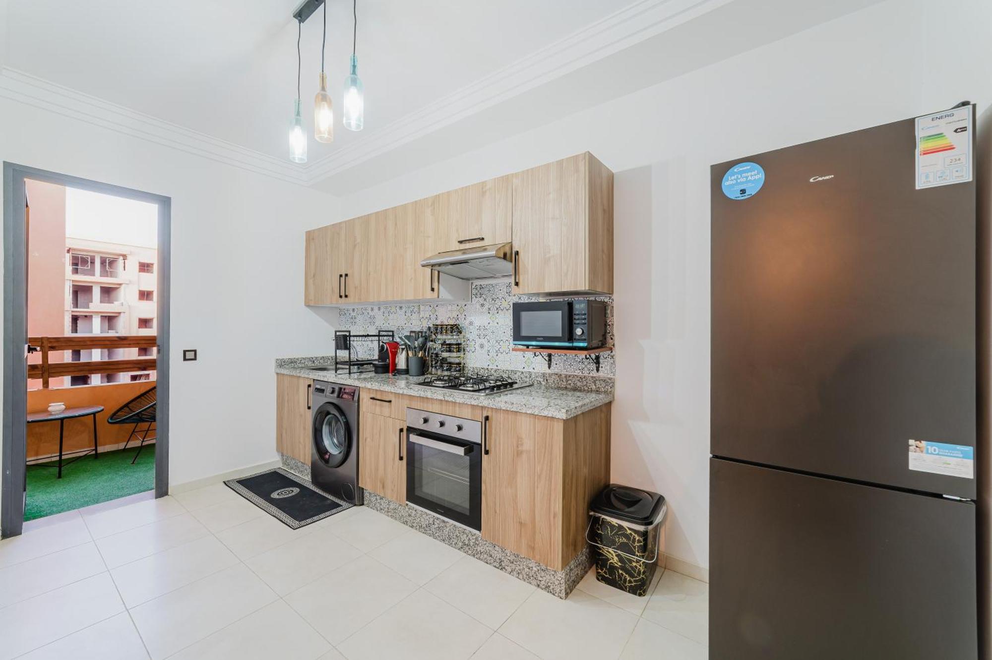 Apartment Confortable & Tres Bien Note - Vue Piscine, Proche M Avenue, Piscine, Fibre Optique, Parking