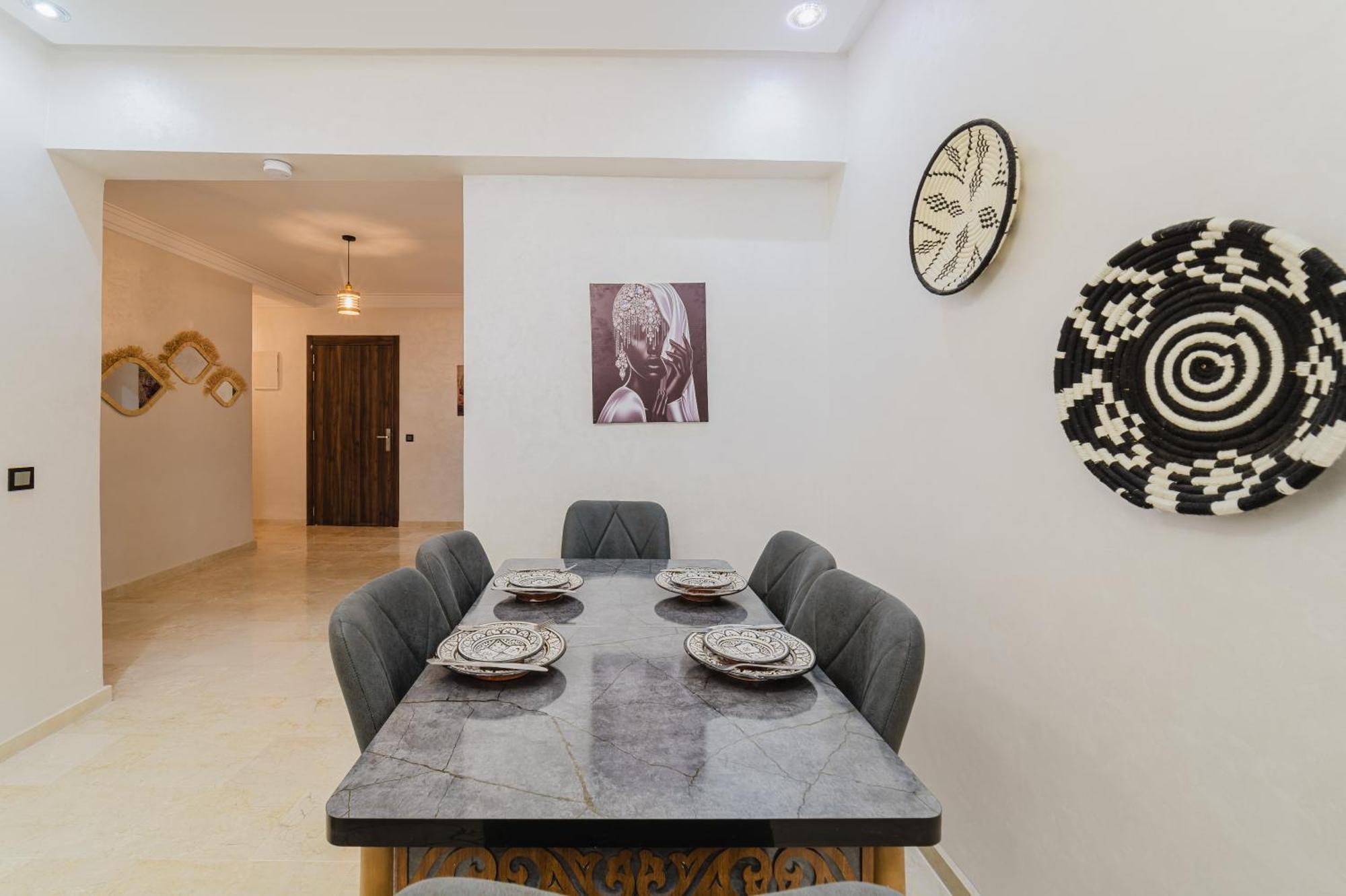 Apartment Confortable & Tres Bien Note - Vue Piscine, Proche M Avenue, Piscine, Fibre Optique, Parking Marrakesh