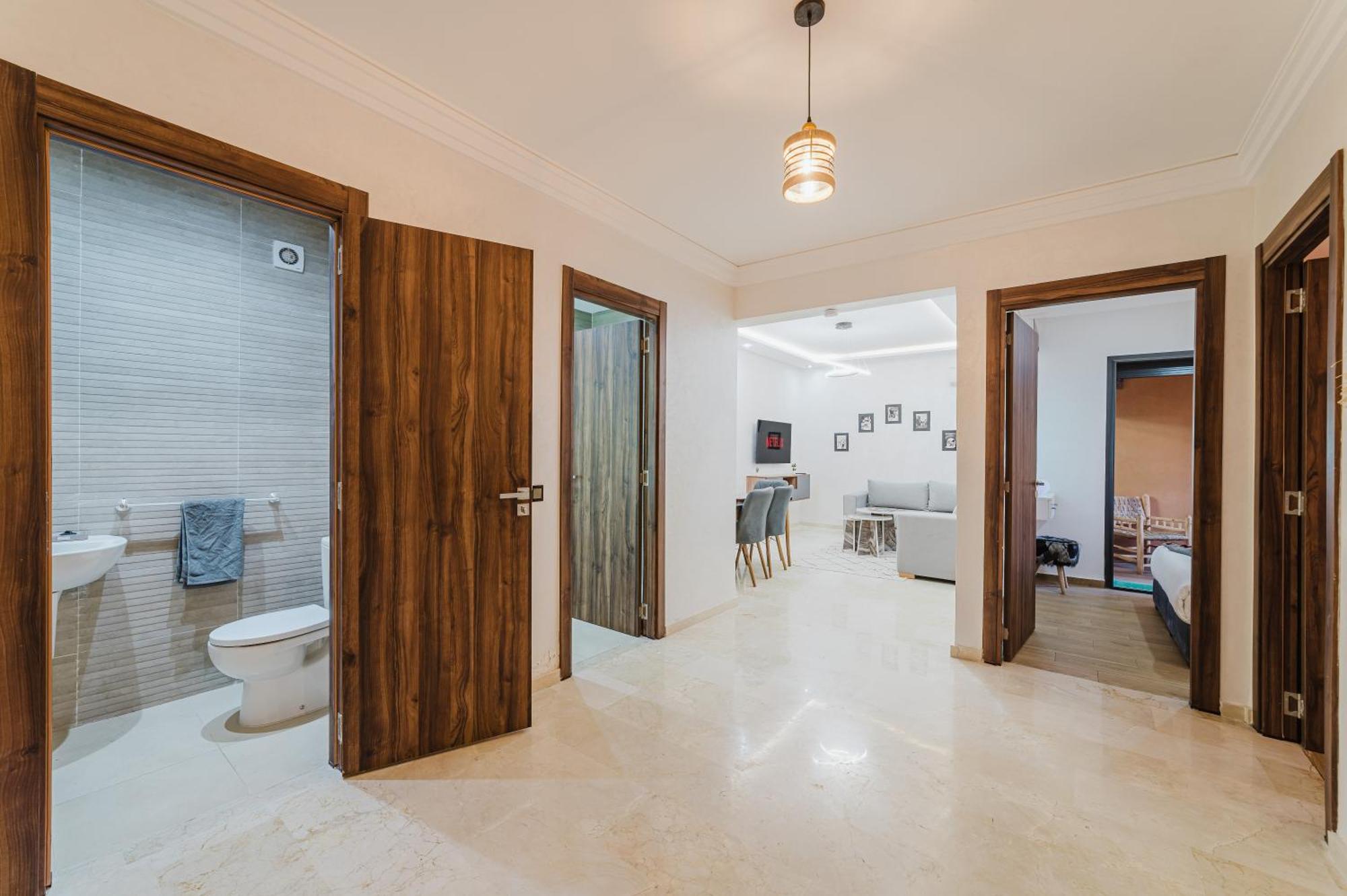 Confortable & Tres Bien Note - Vue Piscine, Proche M Avenue, Piscine, Fibre Optique, Parking