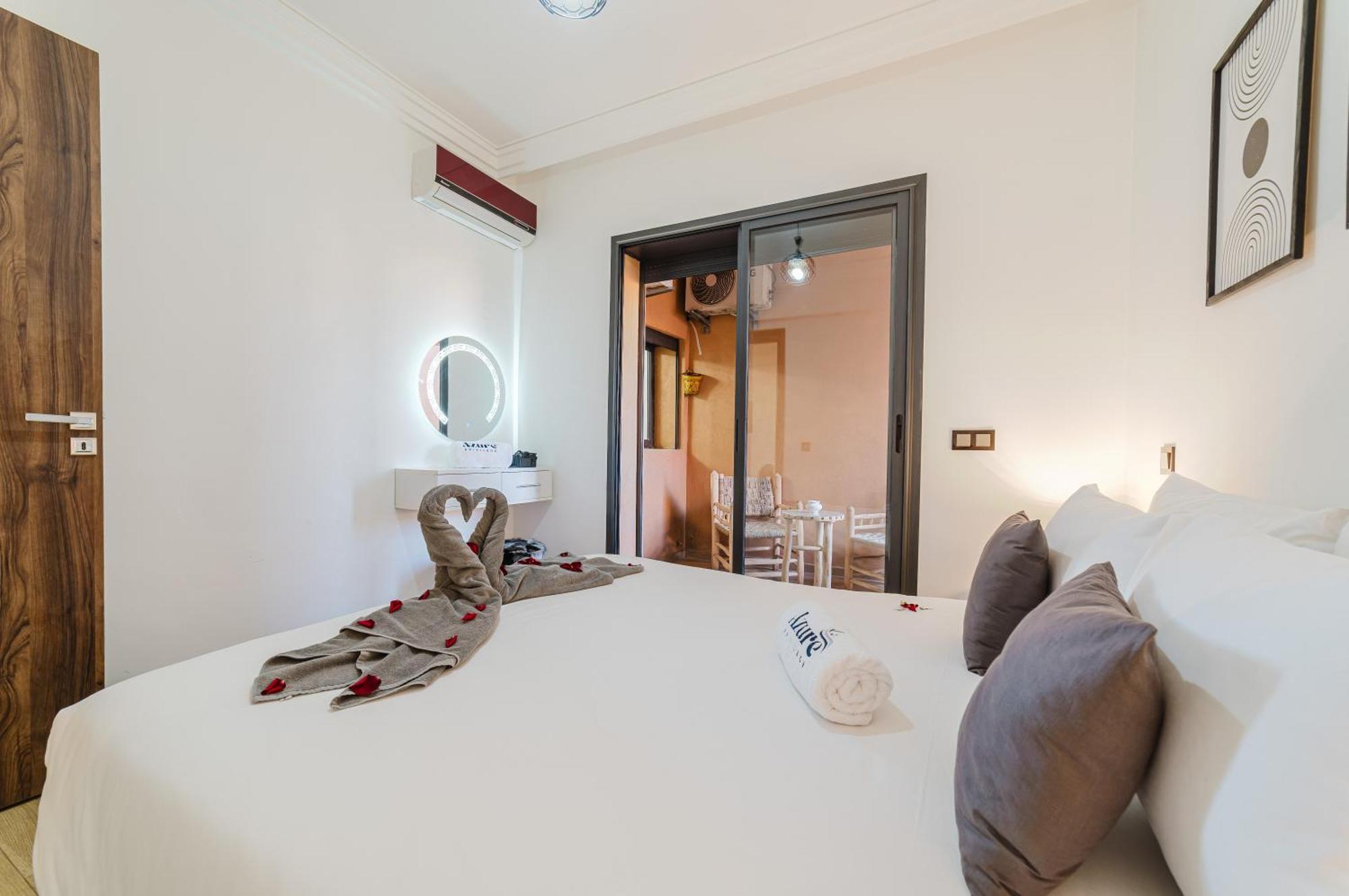 Confortable & Tres Bien Note - Vue Piscine, Proche M Avenue, Piscine, Fibre Optique, Parking Apartment