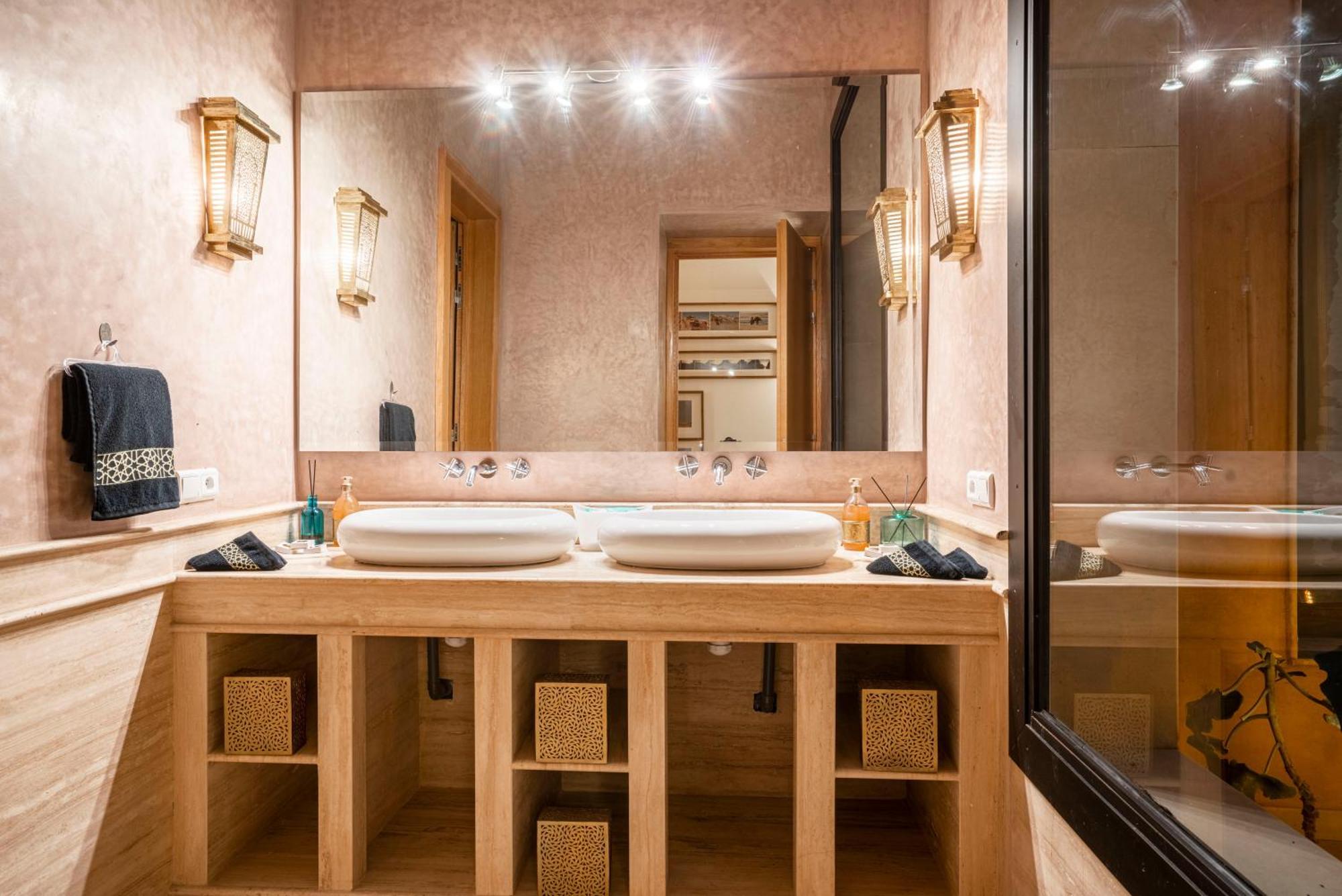 Deluxe A Marrakech Avec Piscine Chaufee Villa Marrakesh