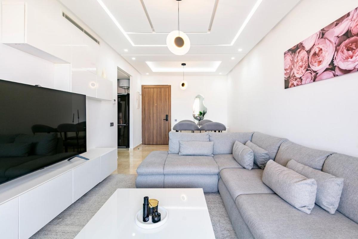 Step Into The Luxury New With A Pool ,2 Bedrooms *