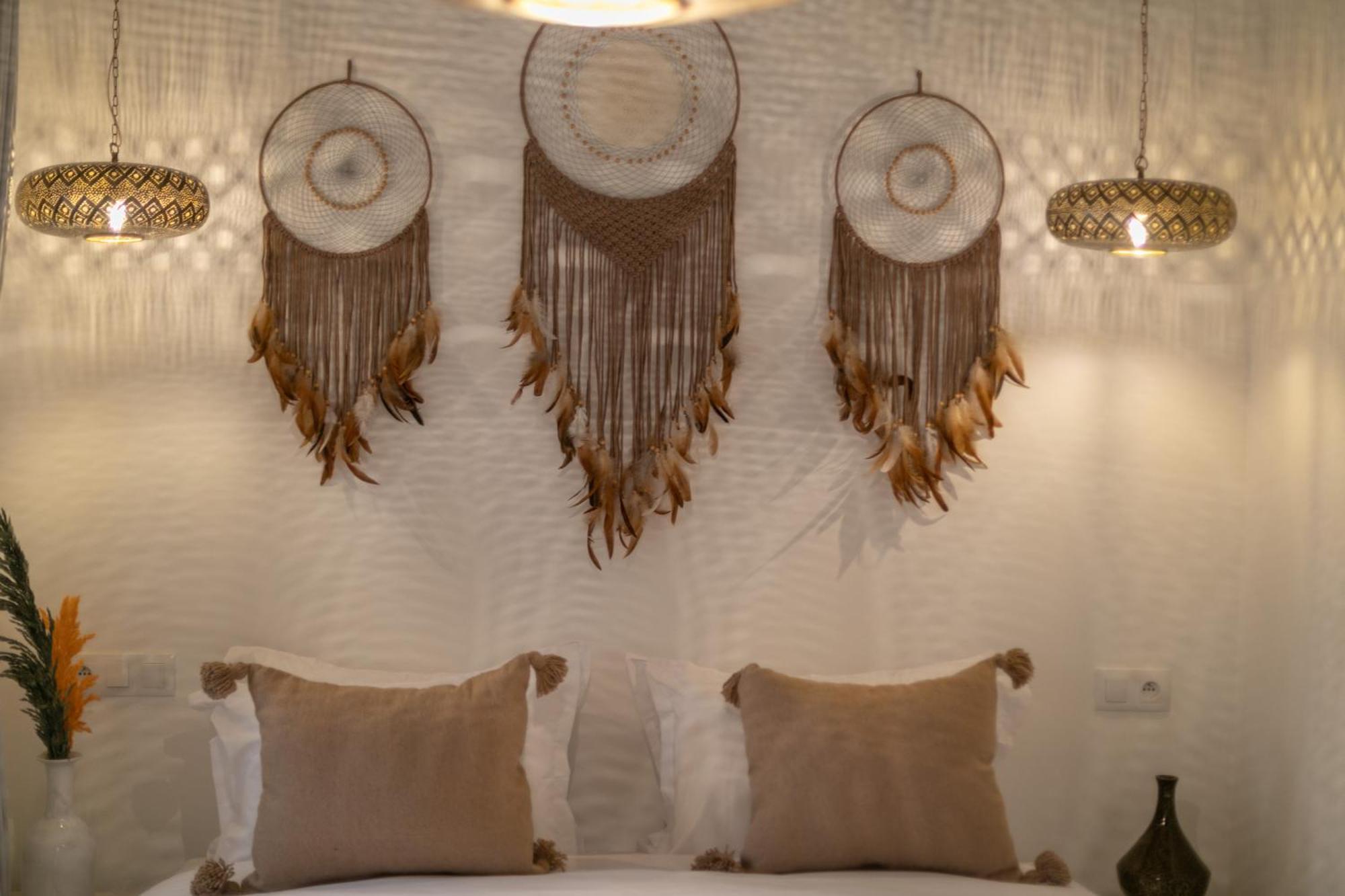 Lamalika Riad *