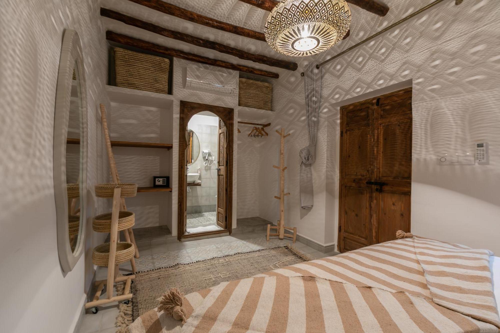 Riad Lamalika *