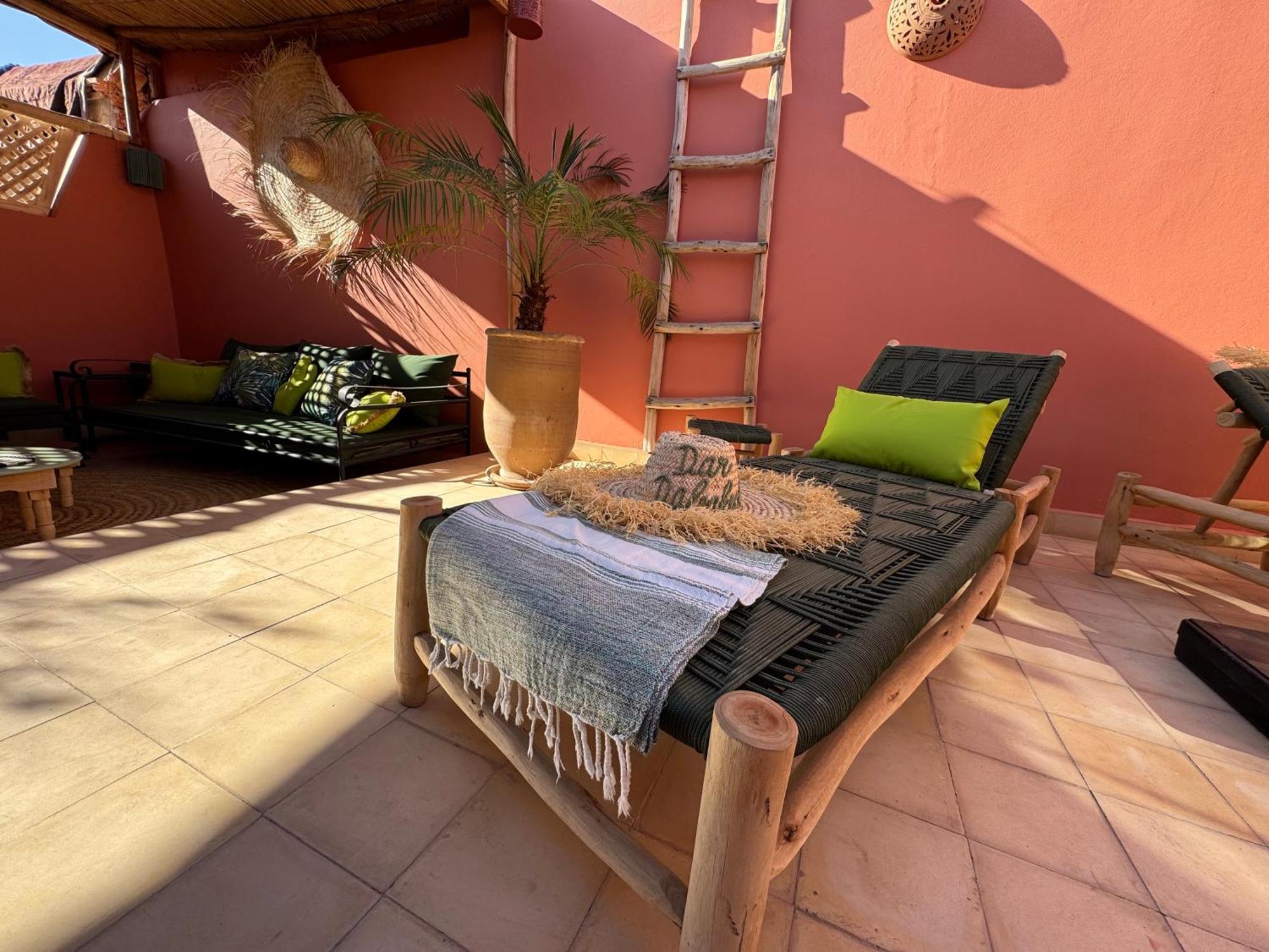 Hébergement de vacances Dar Dabakech, Proche Jemma El Fna, Souk, Centre Medina, Entier De 2 A 6 Personnes