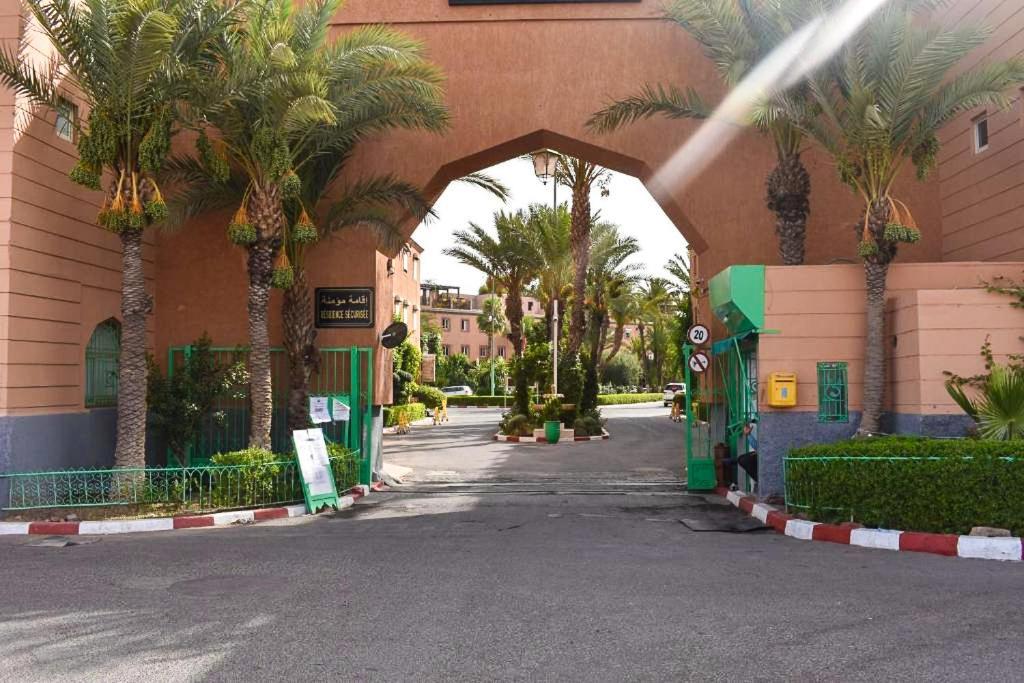 Holiday home Luxury Riad, Marrakech, Pool, Free Airport Shuttle, Dar Bassidi *