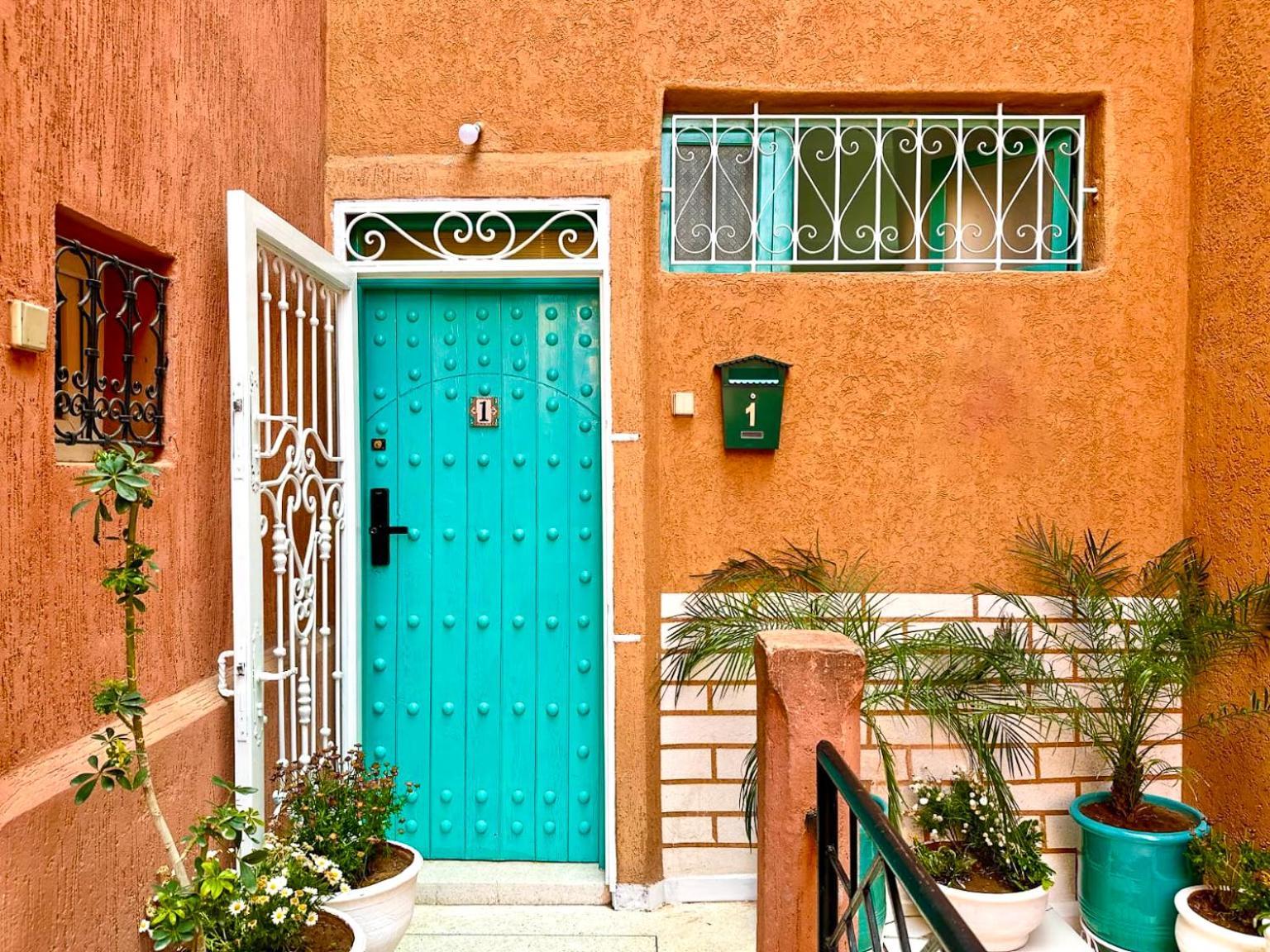 Holiday home Luxury Riad, Marrakech, Pool, Free Airport Shuttle, Dar Bassidi *