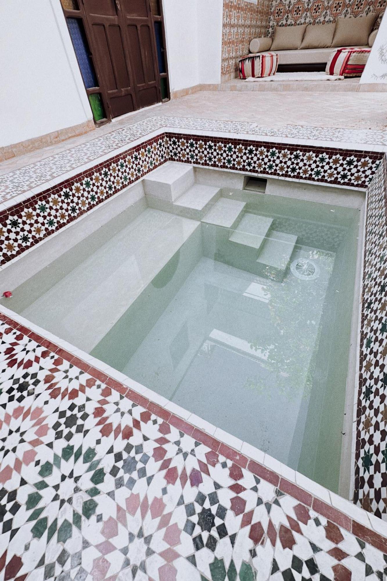 Riad Solila, 4 Suites King Size, Menage Et Breakfast Inclus Marrakesh