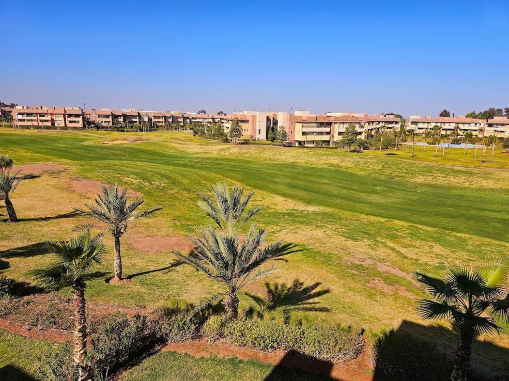 Prestigia Luxury Golf-view Escape Apartment