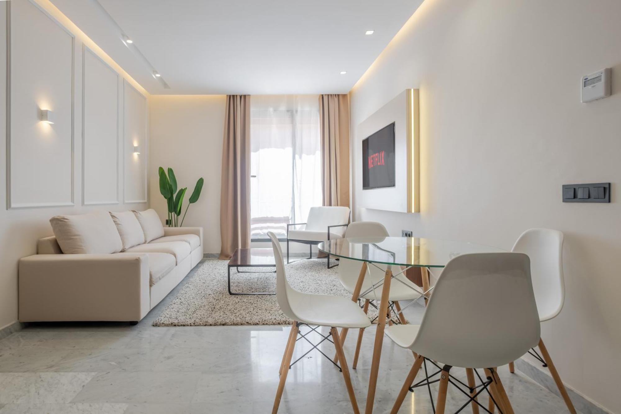 Stylish And Downtown Retreat *