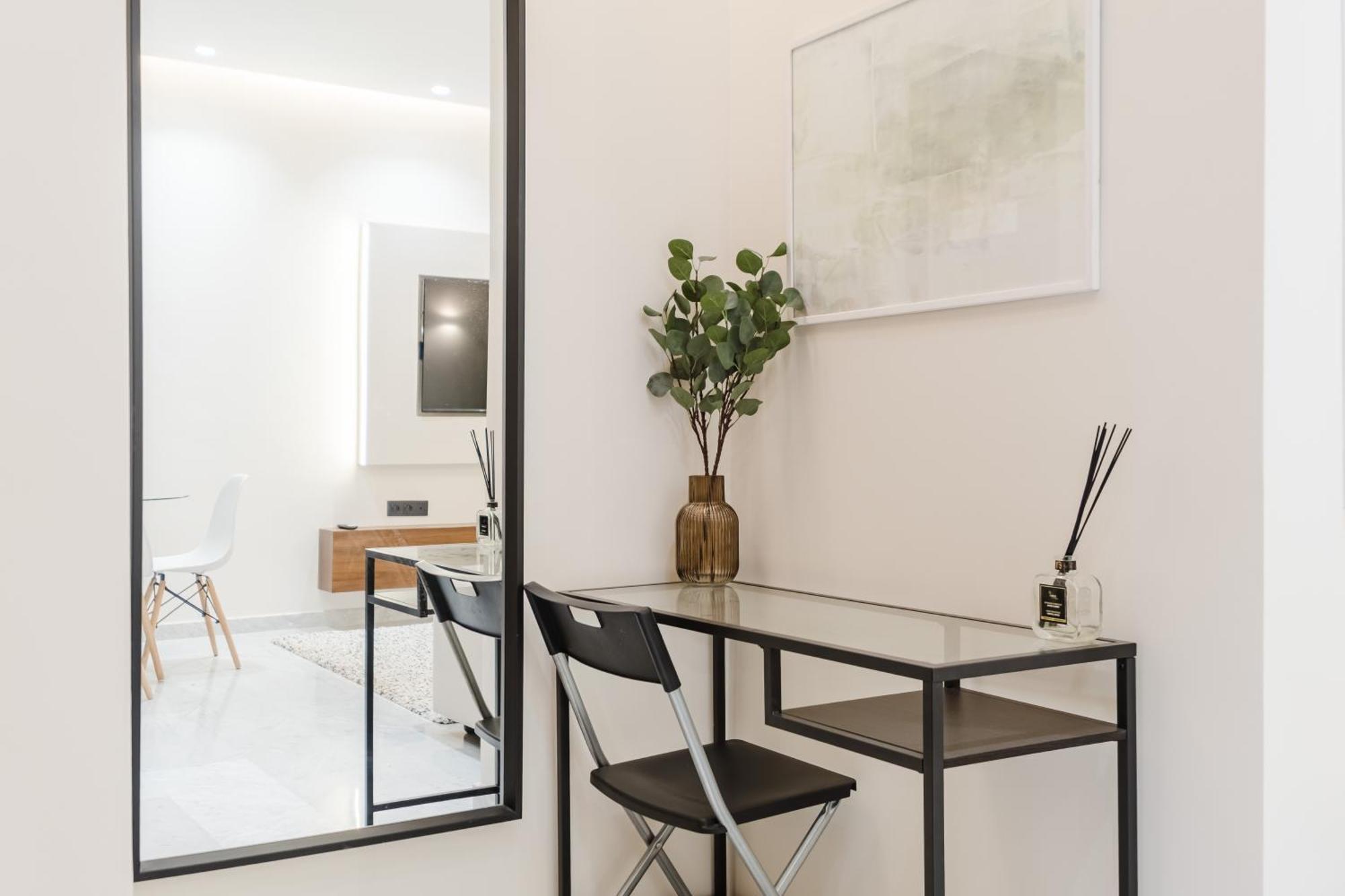 Apartment Stylish And Downtown Retreat *