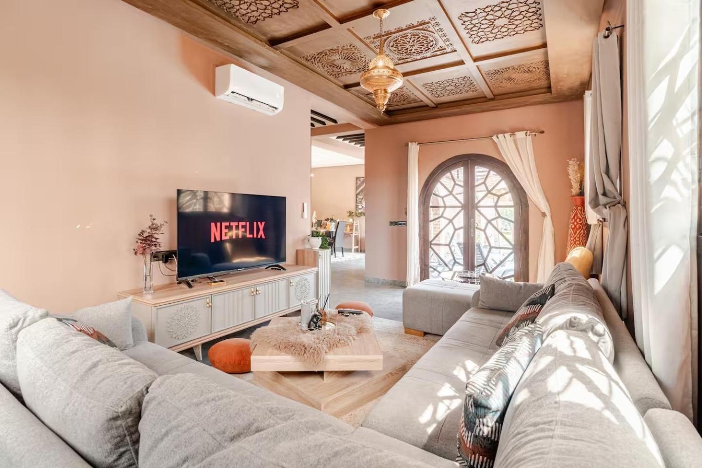 A Marrakech With Warm Pool *