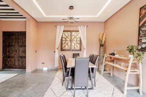 A Marrakech With Warm Pool Villa *