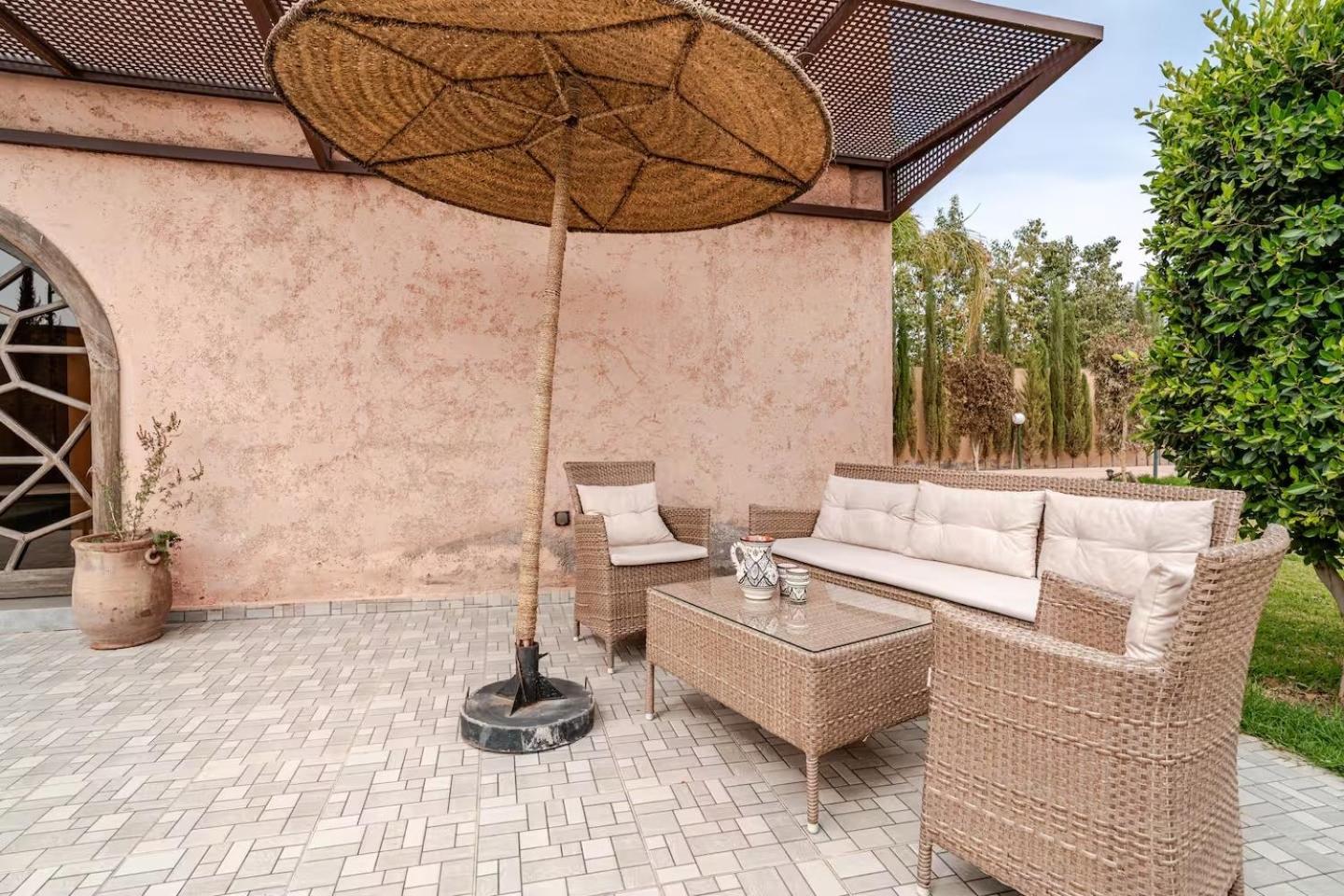 Villa A Marrakech With Warm Pool