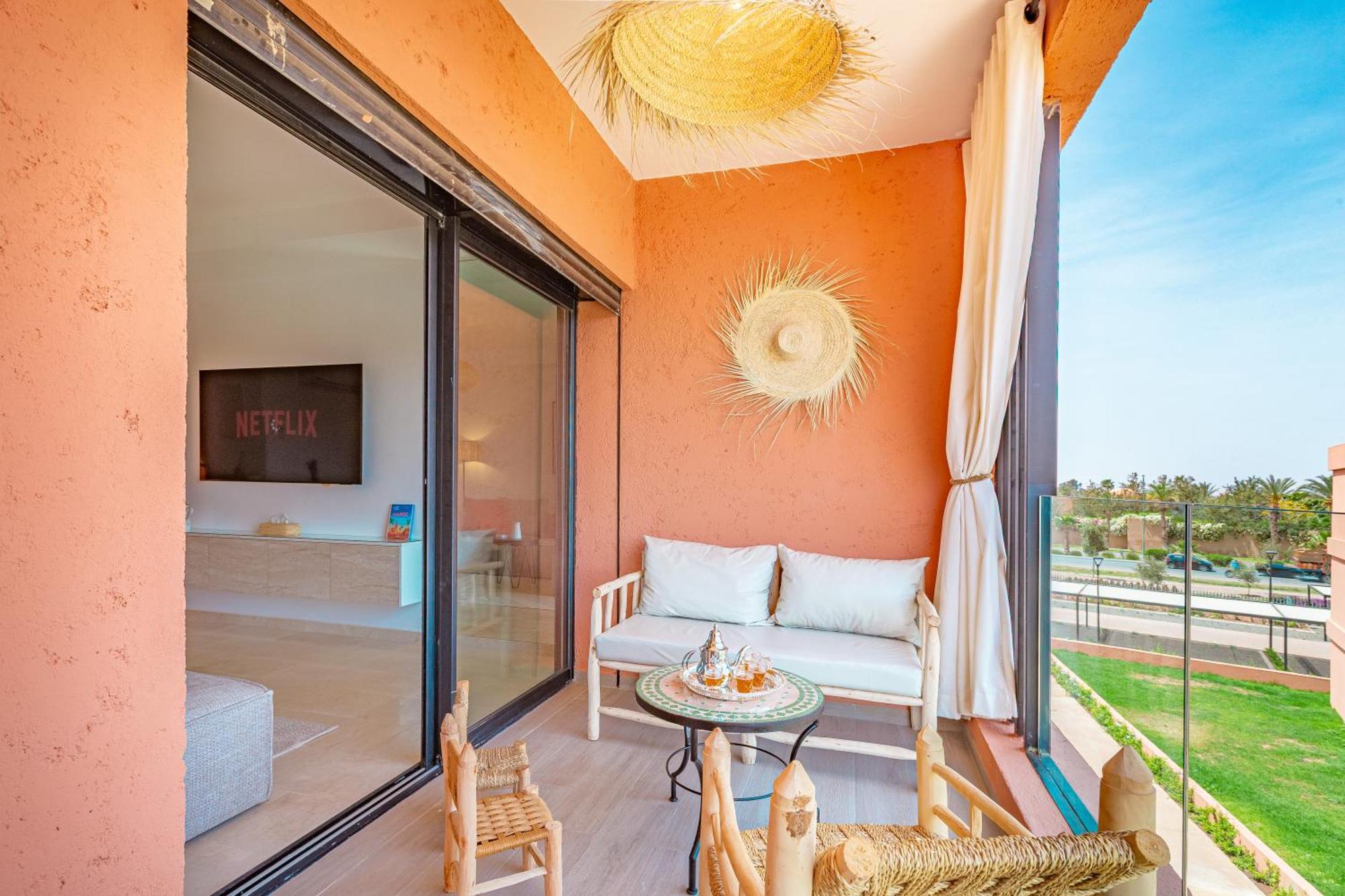 Evasion A Noria - Vue Piscine Et Charme Local
