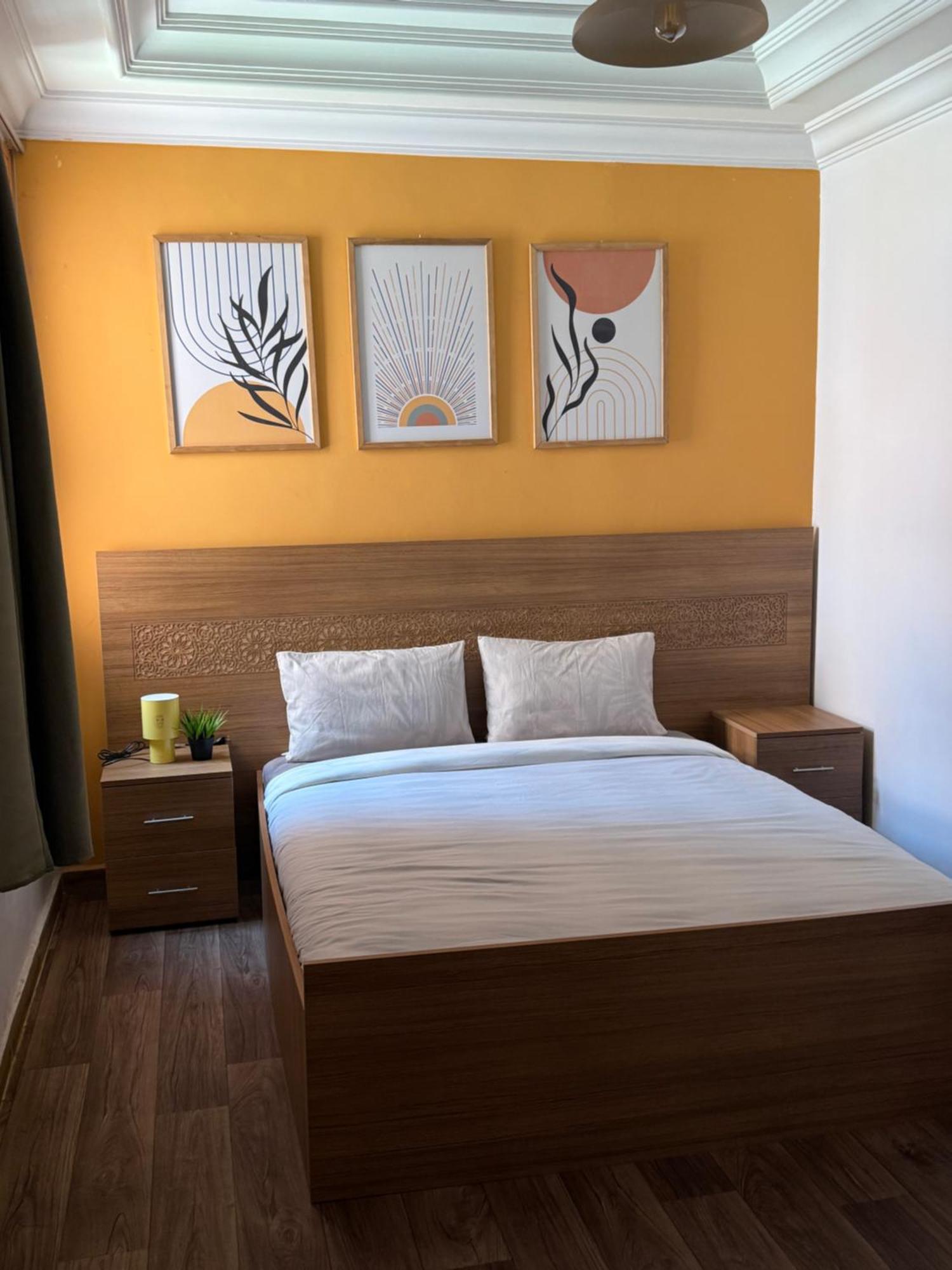 Julie's Airport Apartment