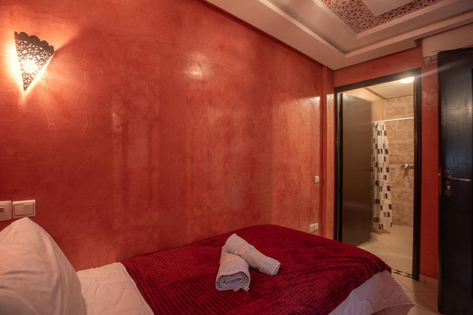Casa de férias Private 3ch Salon, Terrasse Avec Jacuzzi , A Jemaa El Fna *