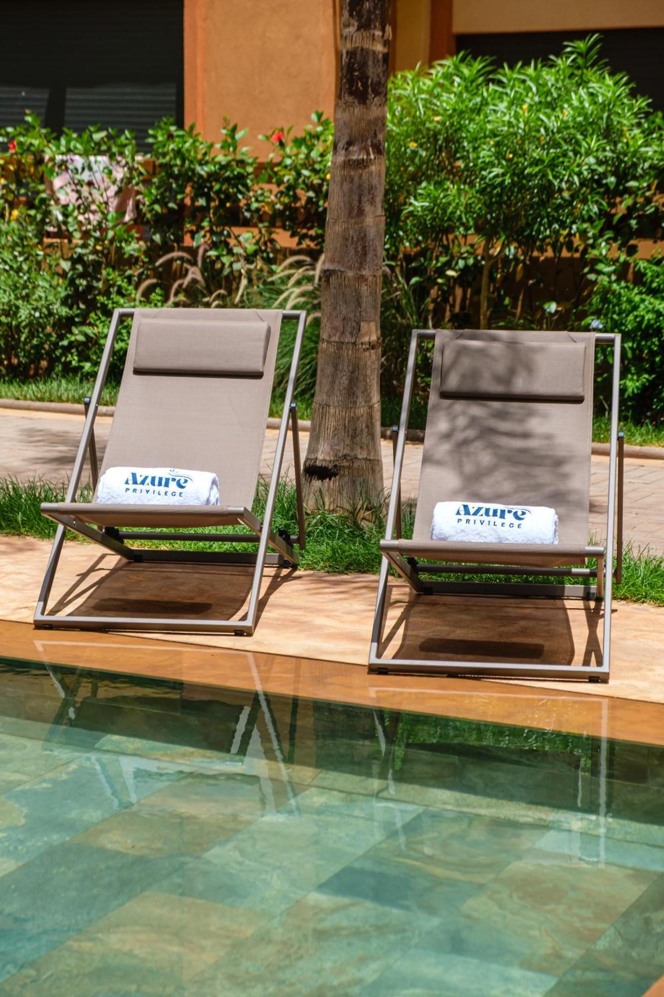 Apartment Confortable & Tres Bien Note - Vue Piscine, Proche M Avenue, Piscine, Fibre Optique, Parking