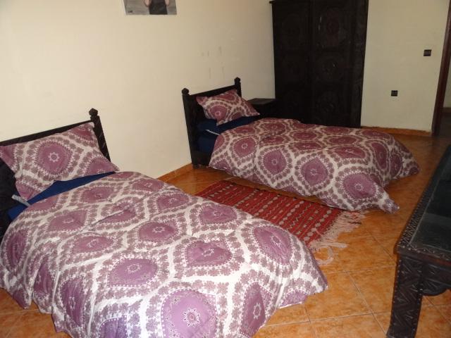 Manis Set In A Area Apartment *