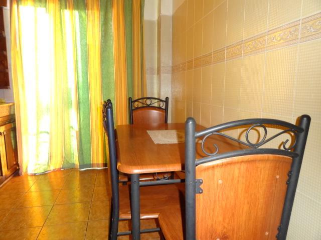 Manis Set In A Area Apartment
