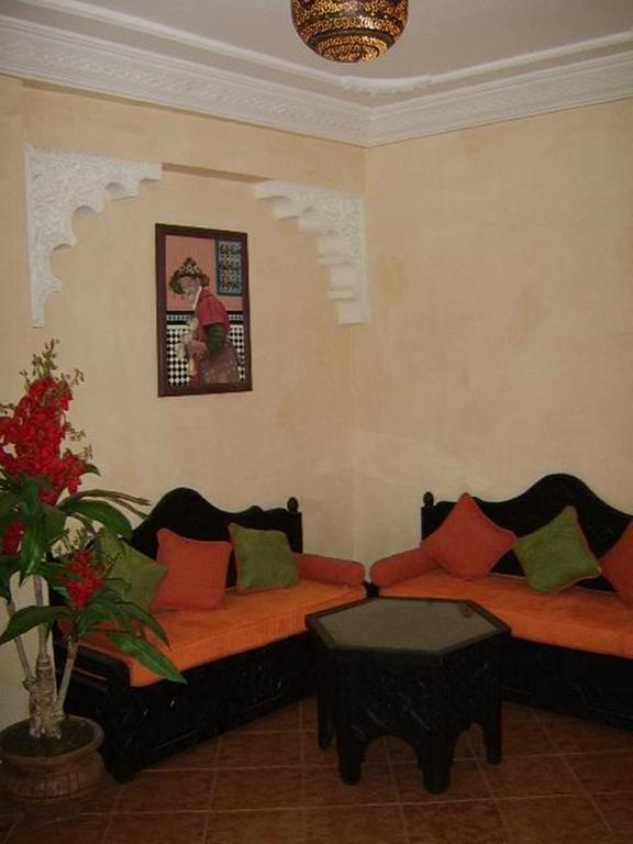 Manis Set In A Area Apartment