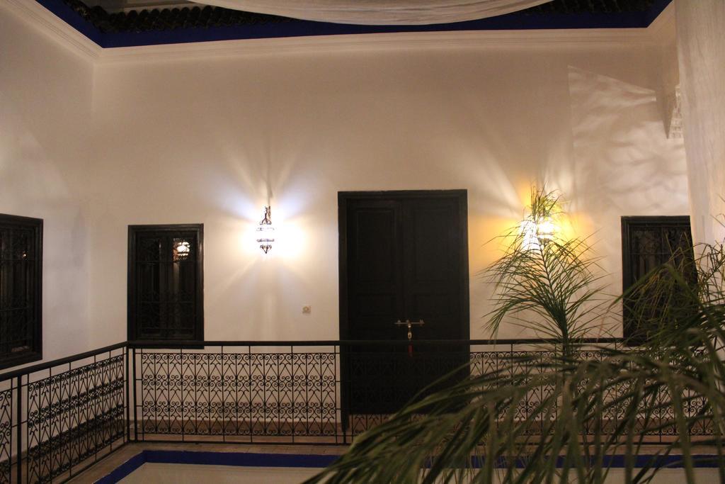 Faiza Riad 3*