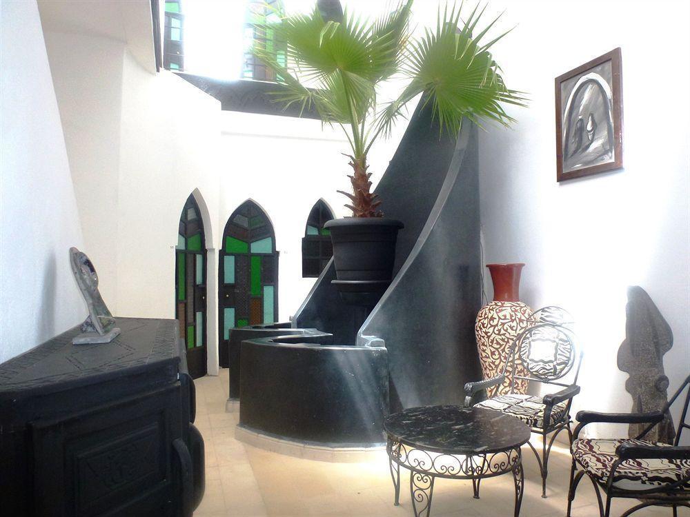 Bed & Breakfast Laarouss 2*
