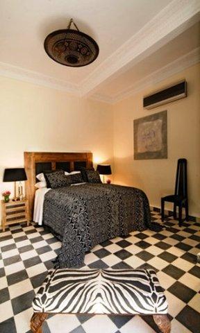 Elizabeth Riad 3*
