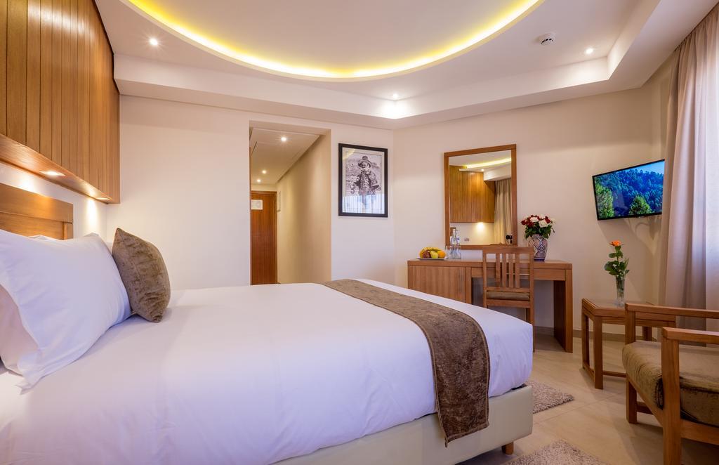 Ayoub & Hotel 4*