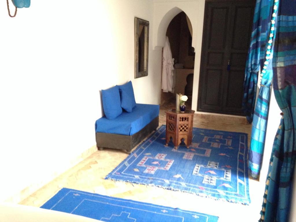 Faiza Riad 3*