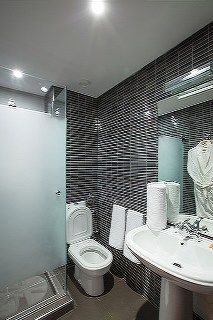 Yaad Hotel