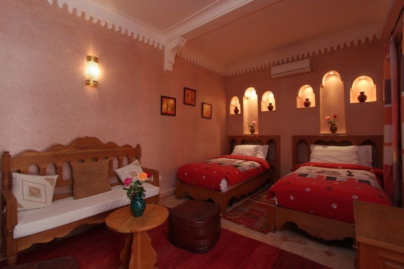 Riad Awinati Location Privatisee ,piscine Chauffee , Beau Rooftop Riad 3*
