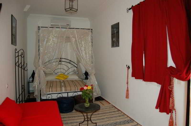 Riad Hcekarram Riad