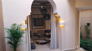 Ayni Bed and breakfast 4*