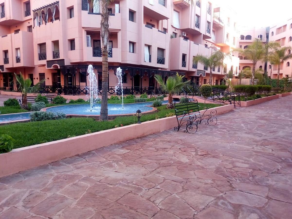 Dans Boulevard Oued Issil
