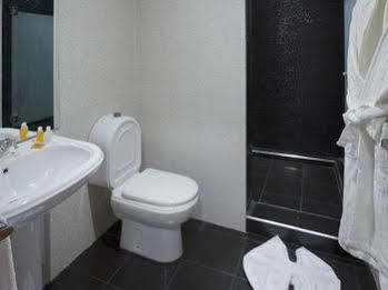 Yaad Hotel
