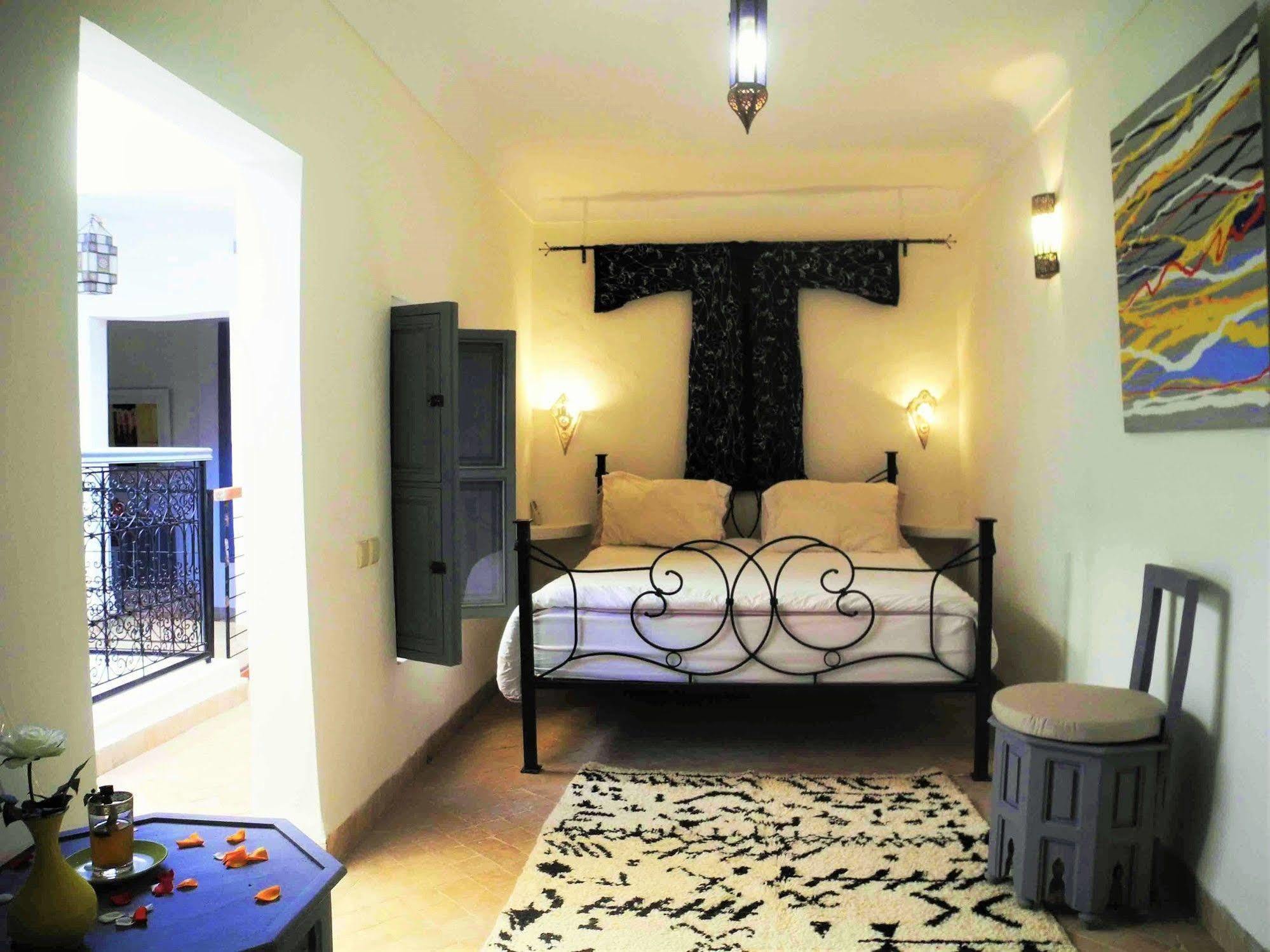 Riad Riad Linda