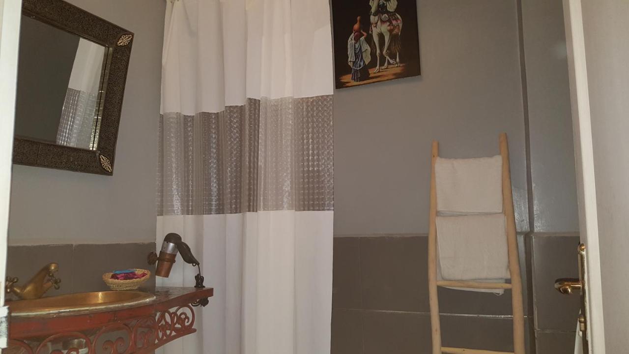 Riad Johnboy 3*