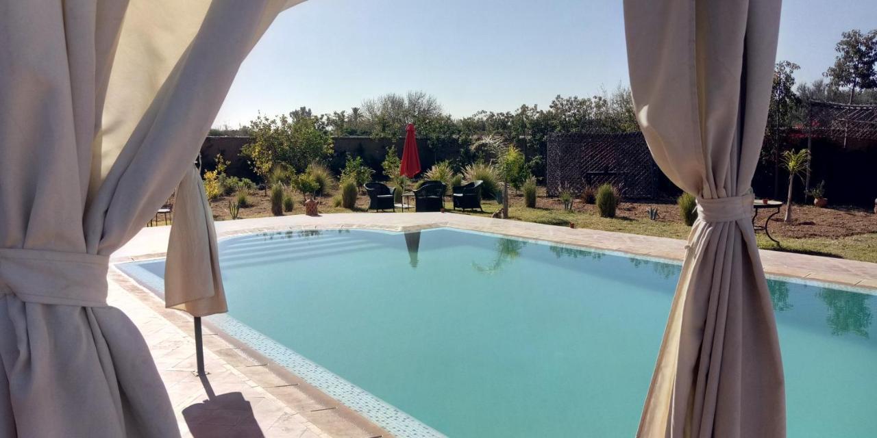 Darga Rouge Estadia no rancho *