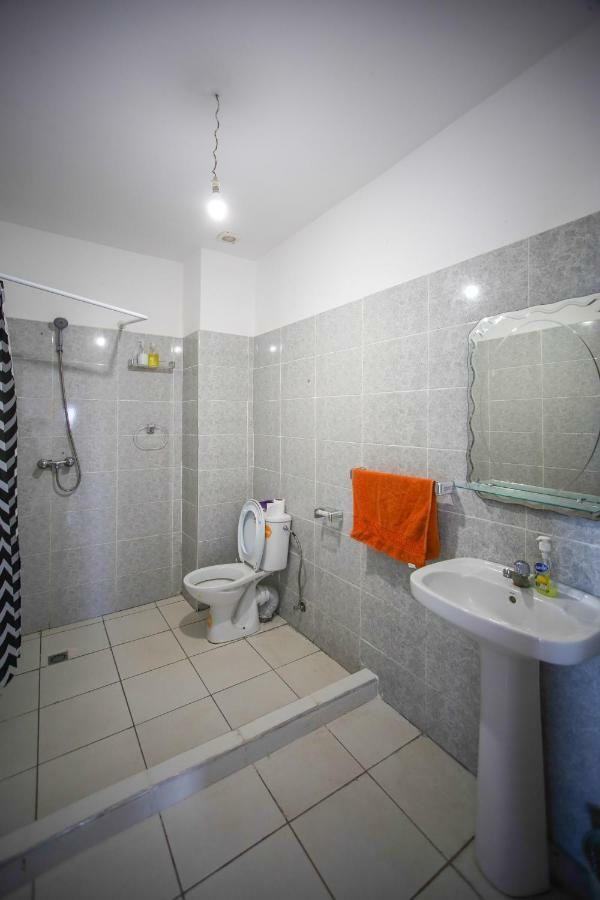 Bel 3 Chambres Et Grand Sejour, Sans Vis A Vis, Familiale Apartamento