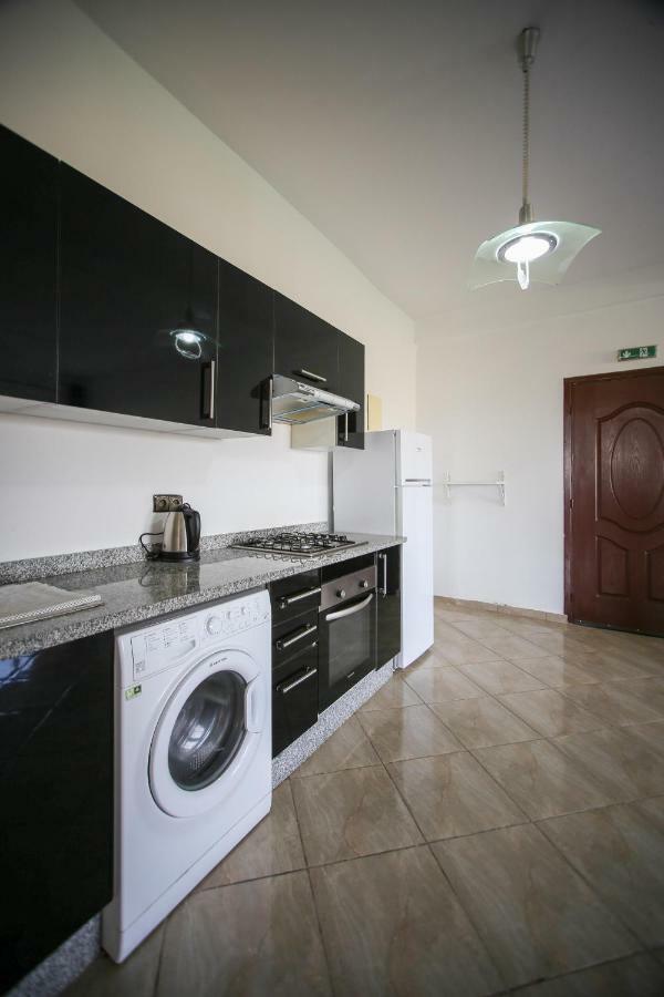Bel 3 Chambres Et Grand Sejour, Sans Vis A Vis, Familiale Marraquexe