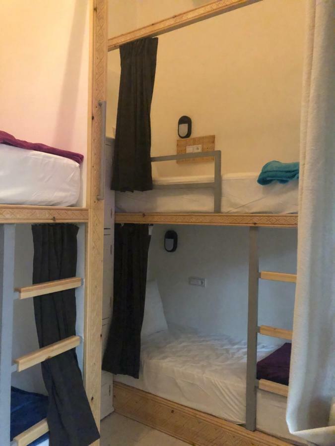 Bed & Breakfast Bed Square