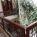 Riad White Flowers