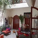 Riad White Flowers