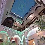 Riad Mille Et Une Nuits
