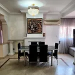 Appartement En Plein Centre Ville Entierement Equipe