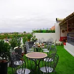 Winarouze House