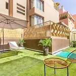 New!, Jardin Prive, Transats, Barbecue
