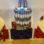 Jolie Petit Riyad Avec Piscine Belle Terrasse Wifi