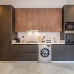 New ! Stunning And Comfortable Apartement